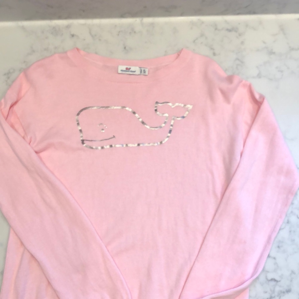 Girl’s vineyard vines sweater
